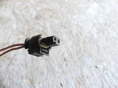 Mercedes Black Connector 2 Pin 2 Wire 21154513284